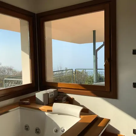 Acero Villa *